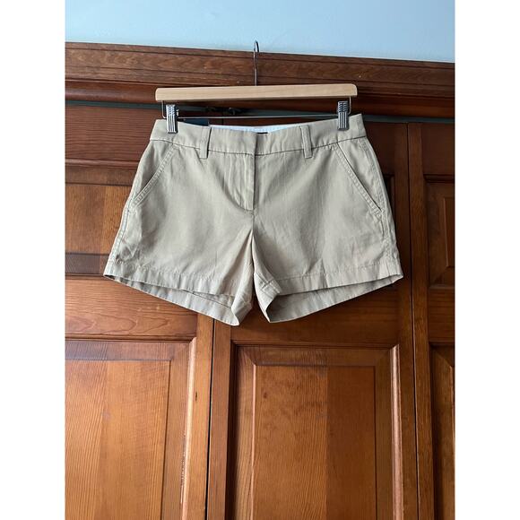 NWT J. Crew Women's 3 1/2" Classic Chino Shorts Flat Front Light Khaki Tan SZ 2 - Picture 2 of 10